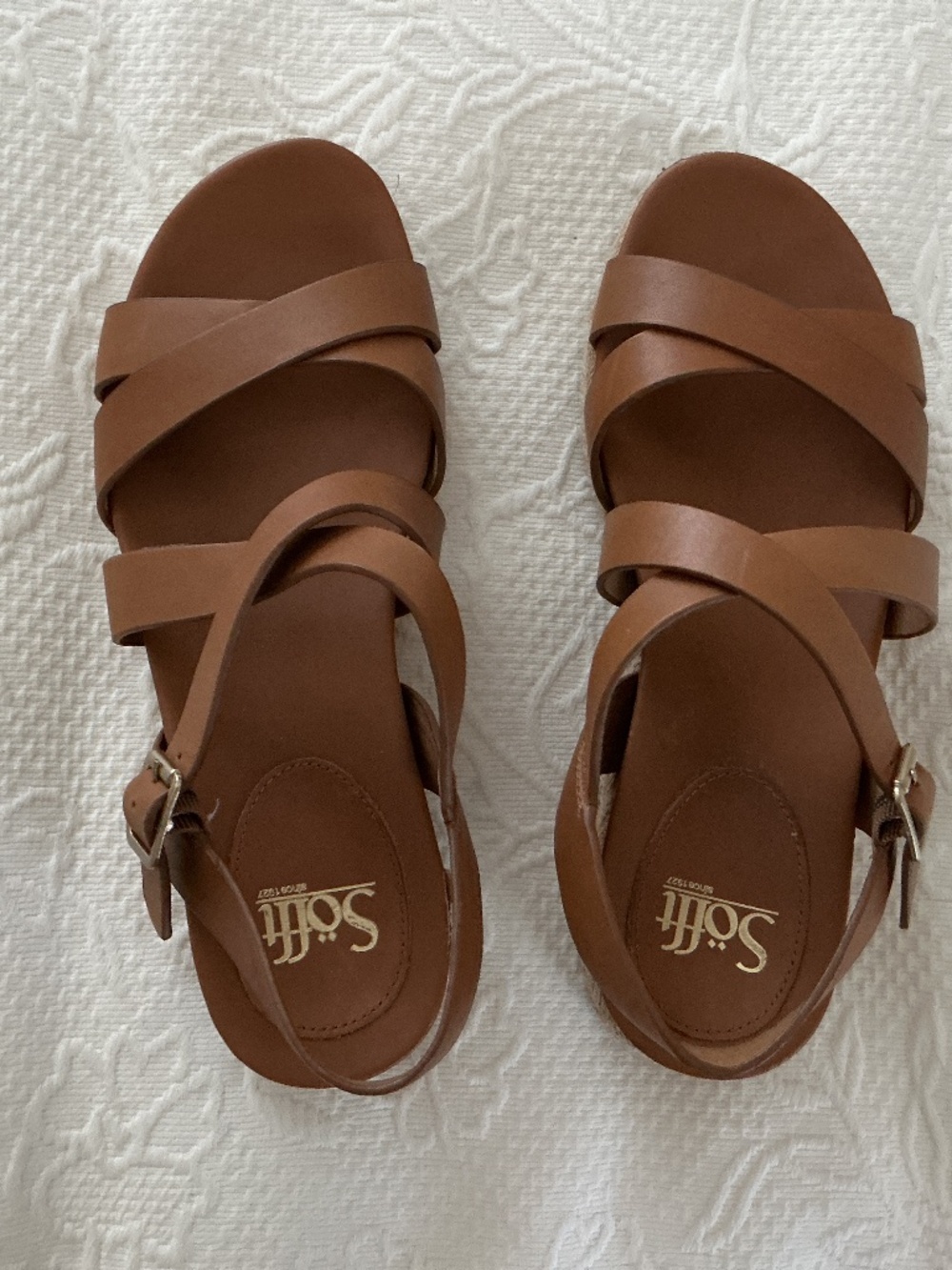Soffit brand sandals size 8.5 in tan